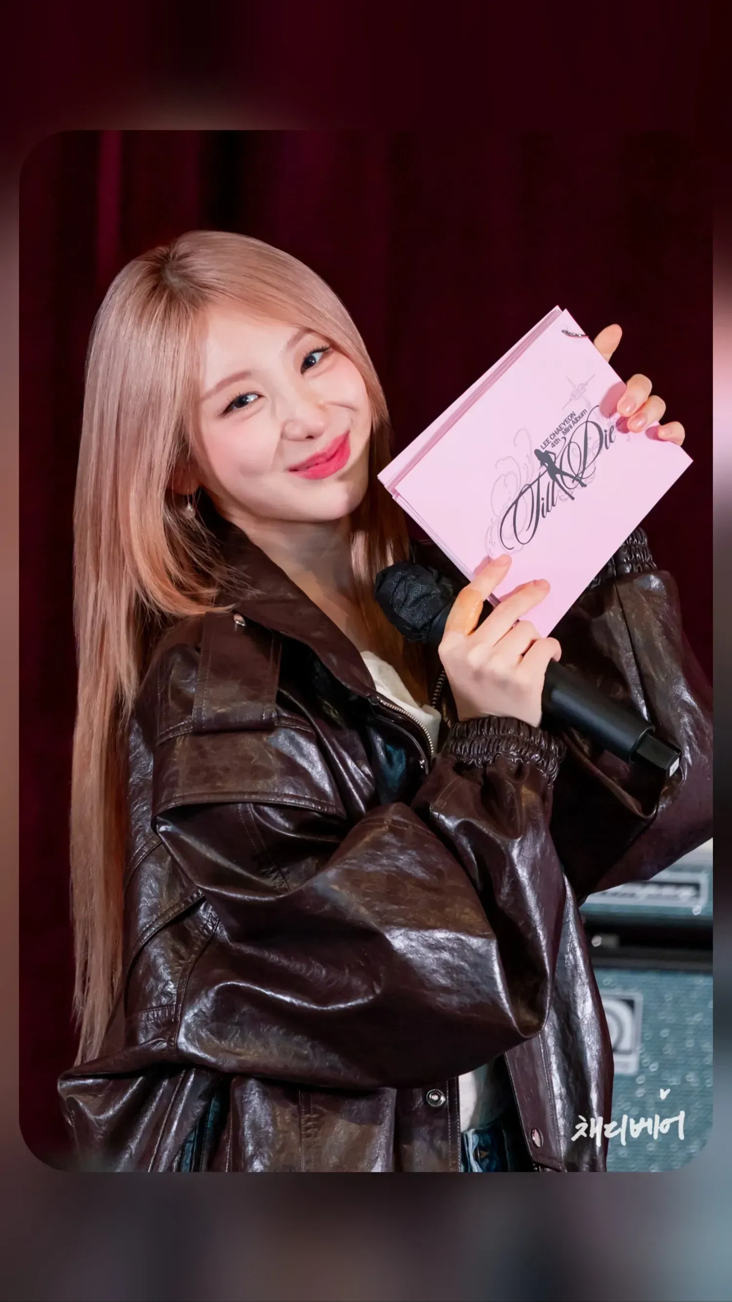 Behind-the-scenes cut of Lee Chaeyeon