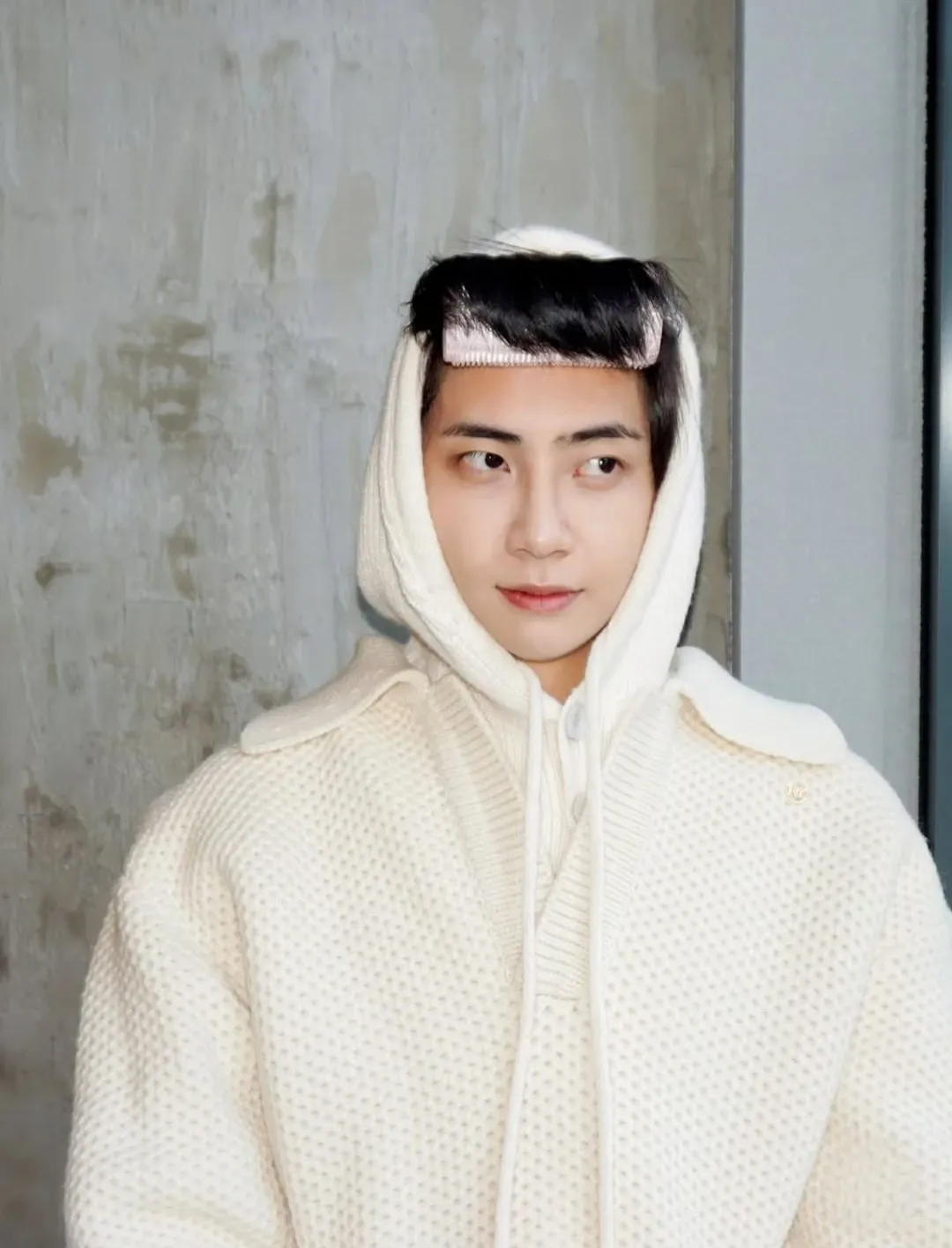 Behind-the-scenes cut of Lee Jinhyuk