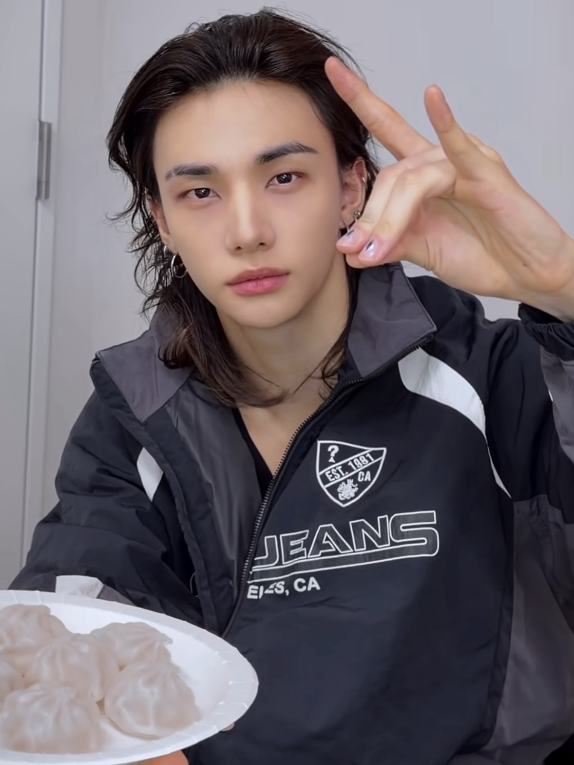 Latest photo of Hyunjin (Stray Kids)