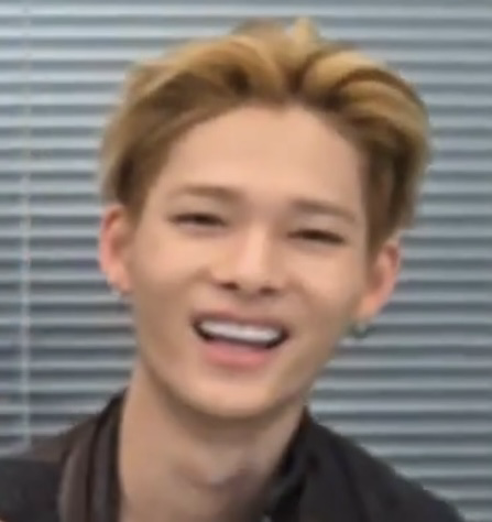 Foto aktivitas terbaru NI-KI (ENHYPEN)