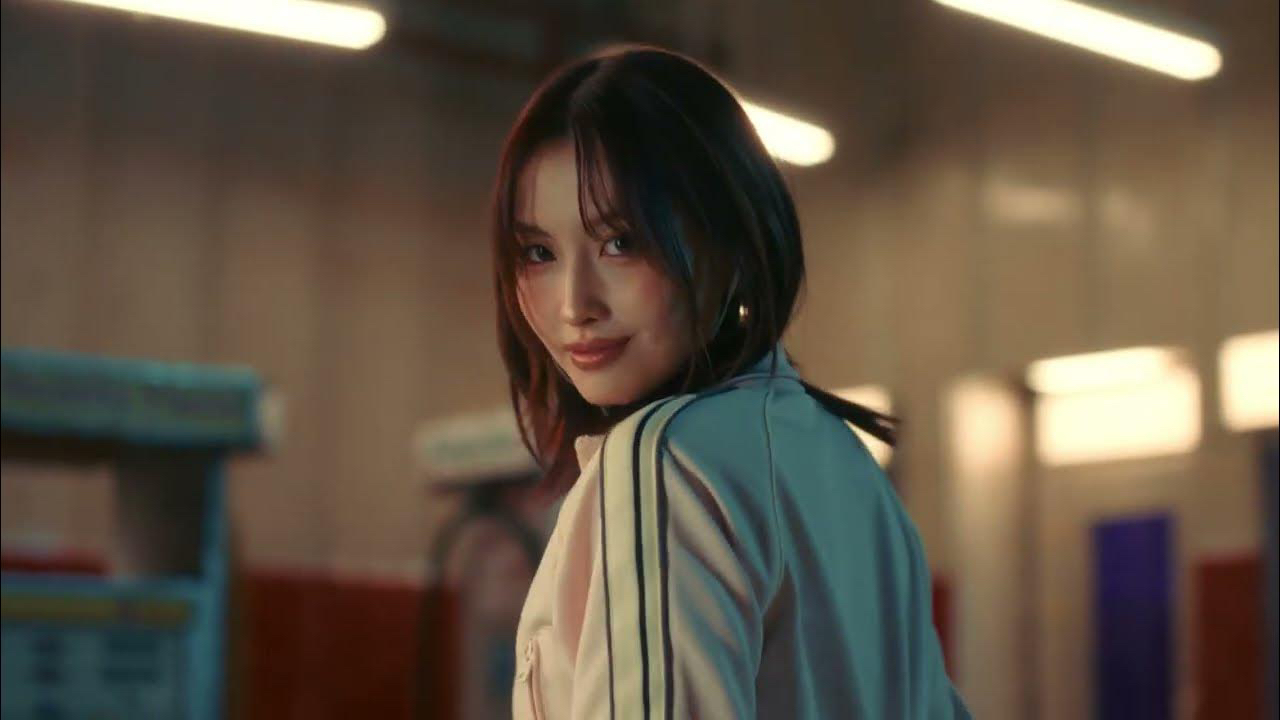 Behind-the-scenes cut of TWICE