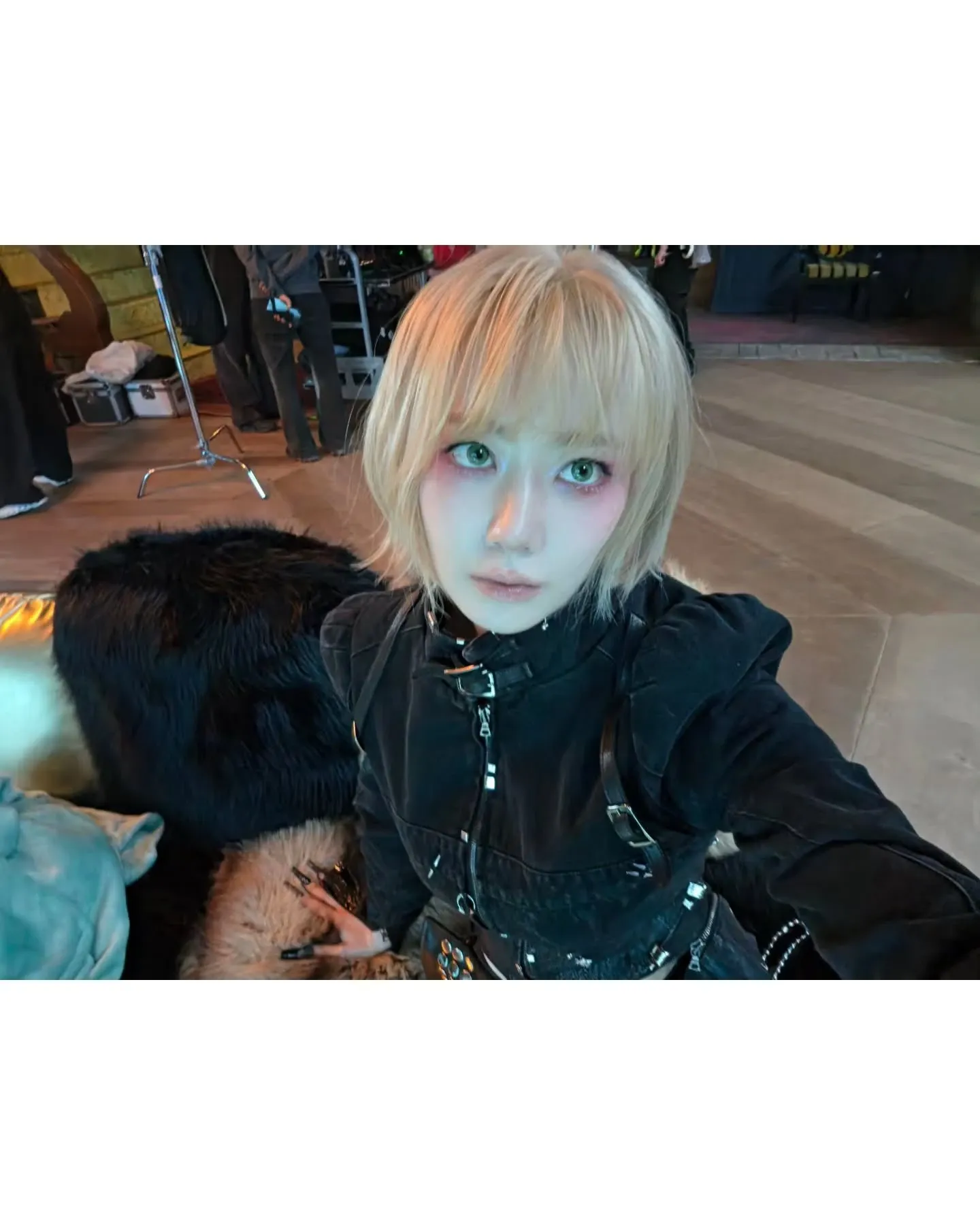 Behind-the-scenes cut of Sakura (LE SSERAFIM)