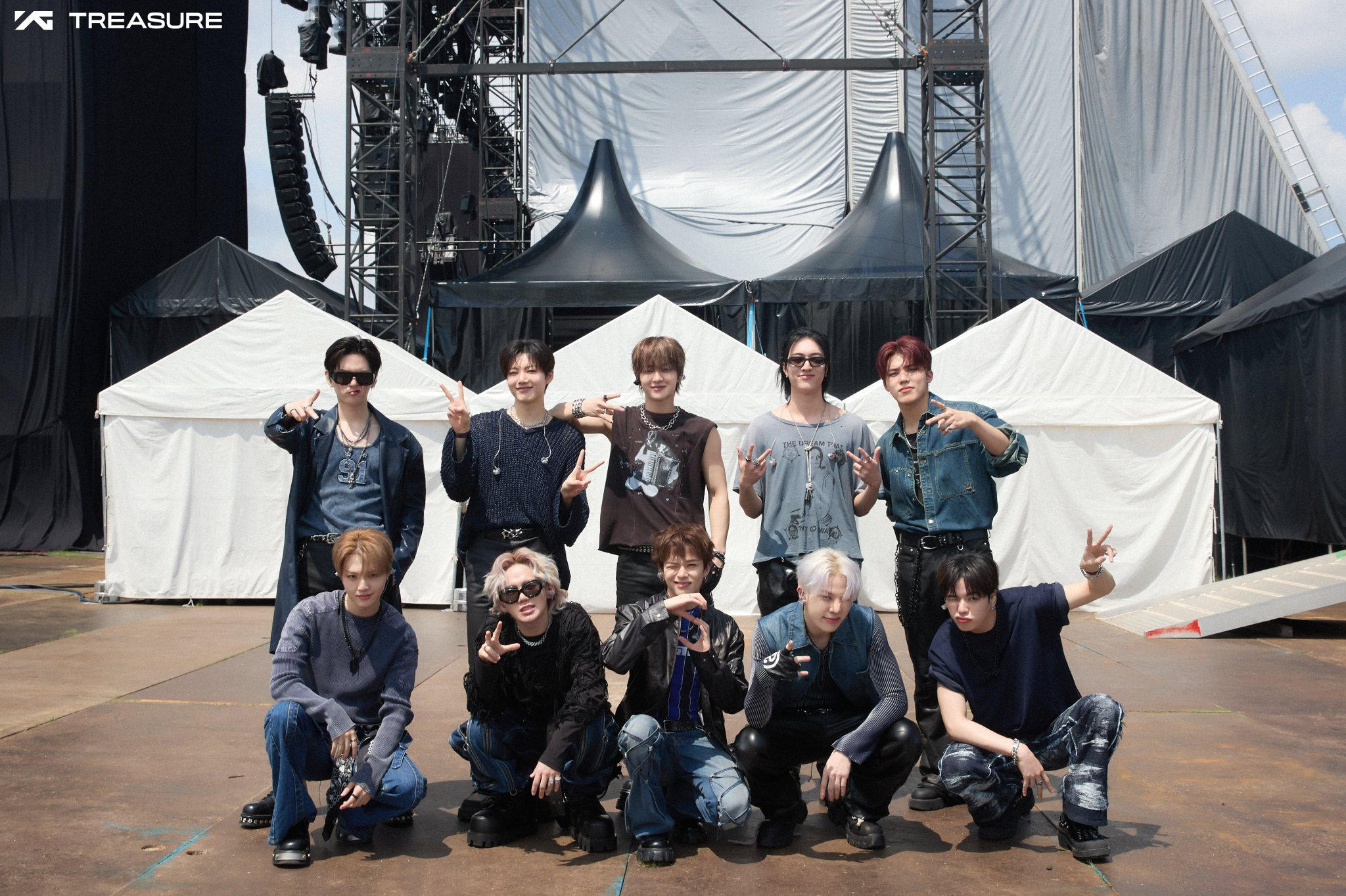 Foto aktivitas terbaru TREASURE