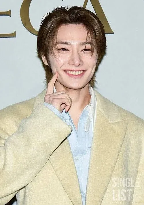 Behind-the-scenes cut of I.N (Stray Kids)