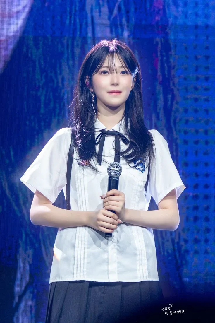 白知宪 (fromis_9)的最新活动照片