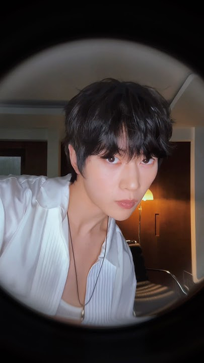 Foto terbaru Park Gunwook (ZEROBASEONE)