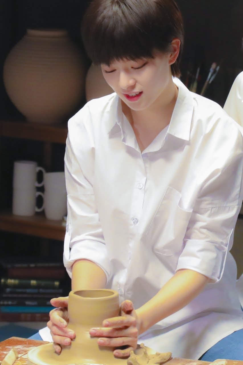 Behind-the-scenes cut of Jeongyeon (TWICE)