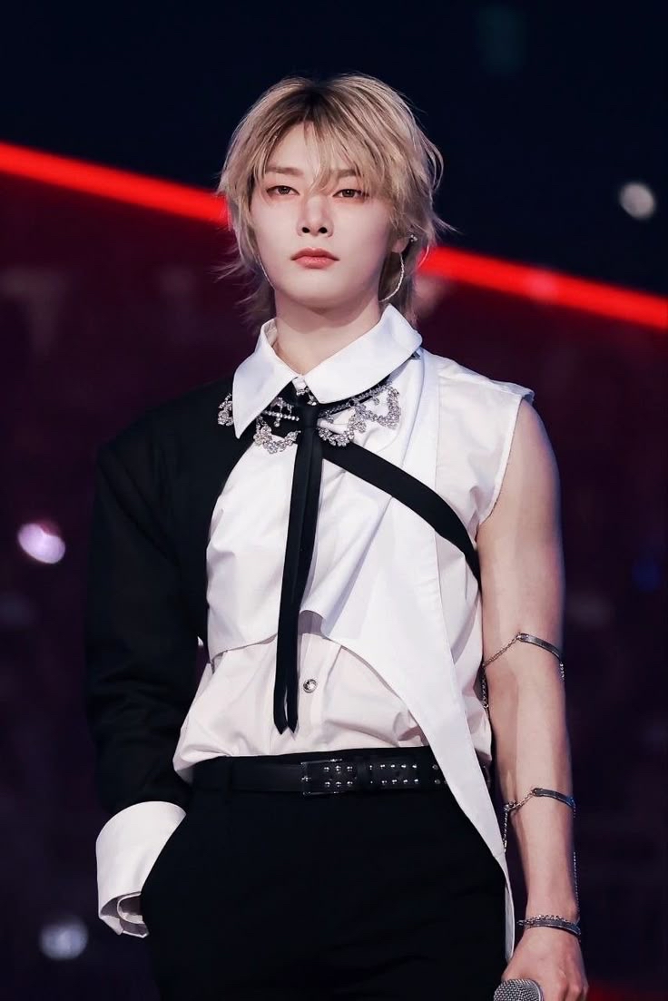 Behind-the-scenes cut of I.N (Stray Kids)