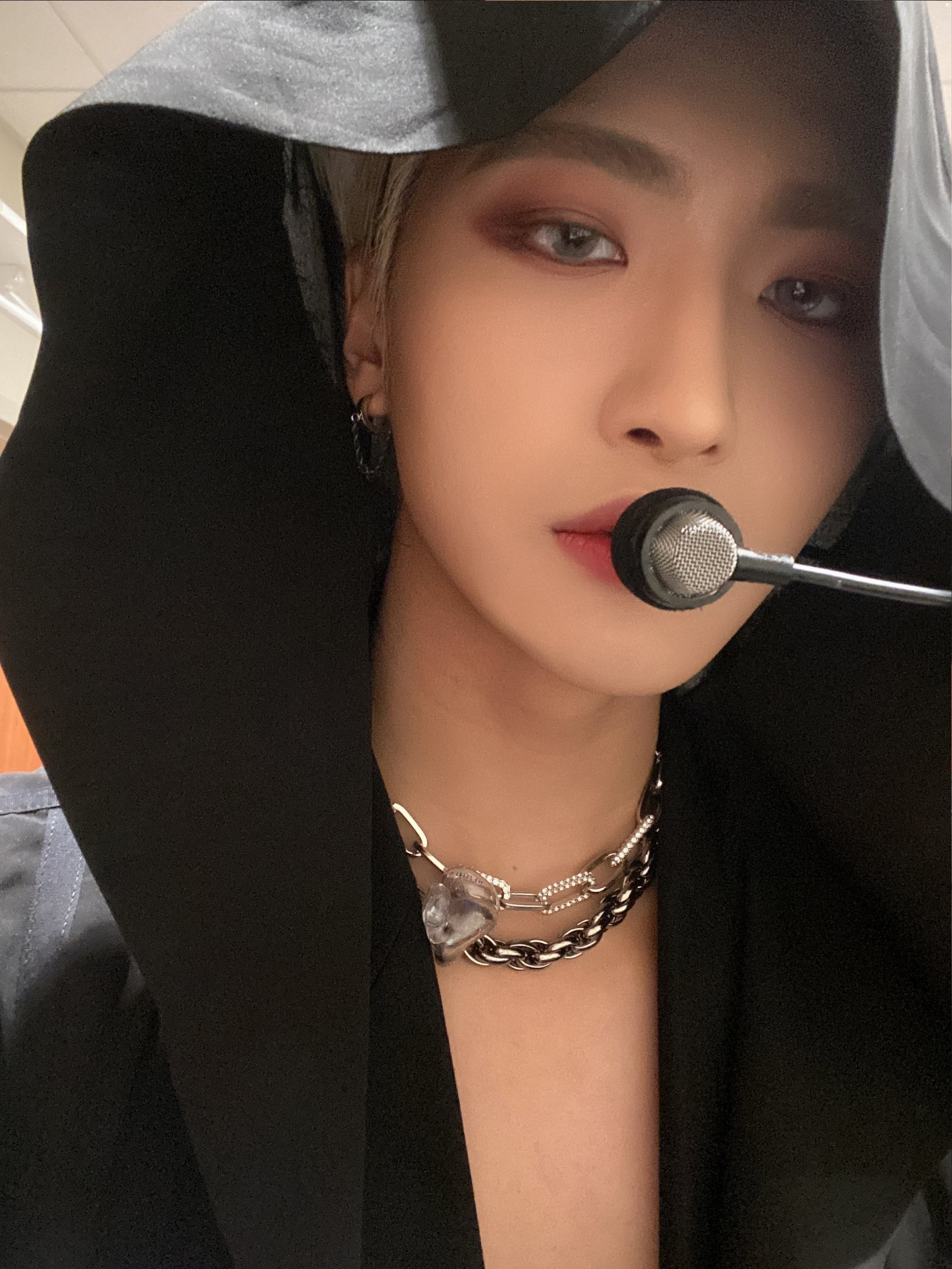 Behind-the-scenes cut of Seonghwa (ATEEZ)