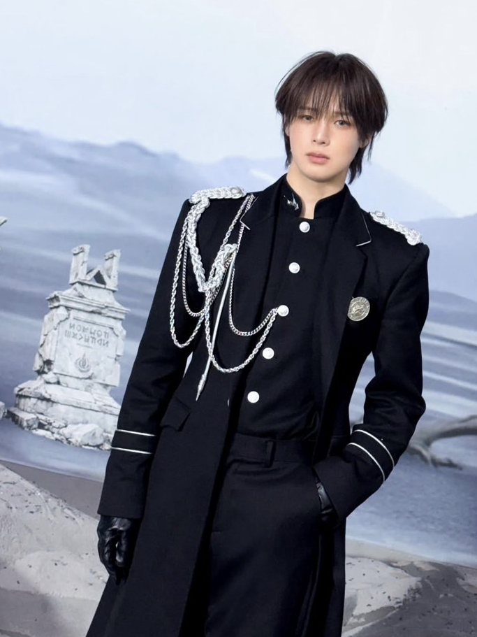 Behind-the-scenes cut of K (&TEAM)