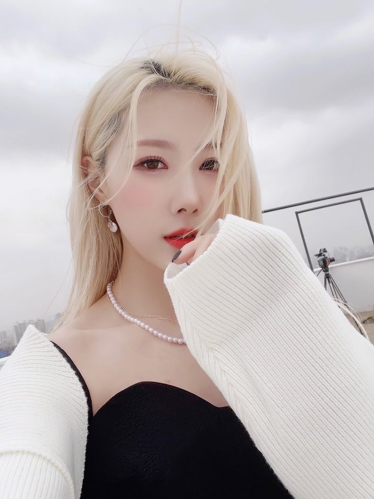 Foto aktivitas terbaru DREAMCATCHER