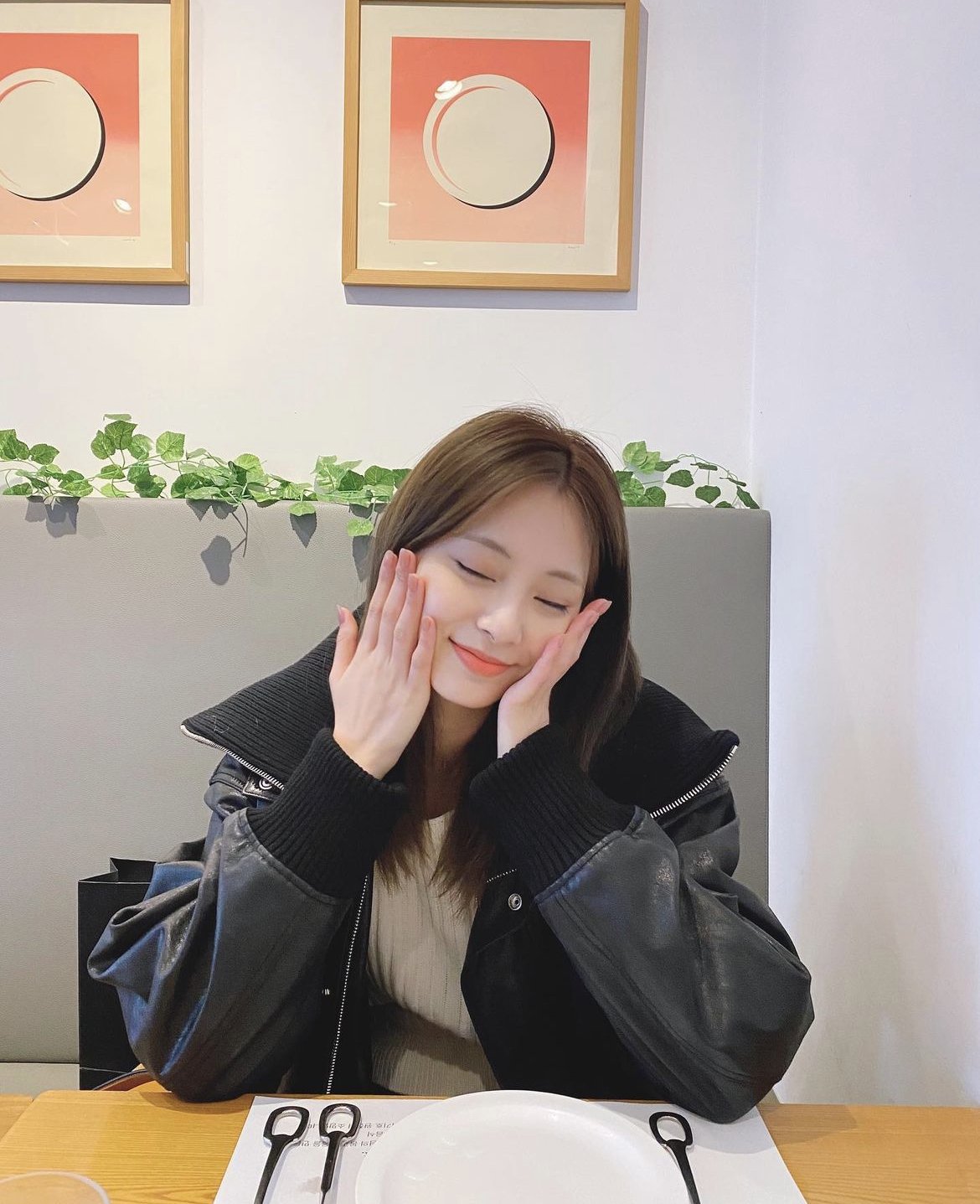 쯔위 (TWICE)의 비하인드 컷