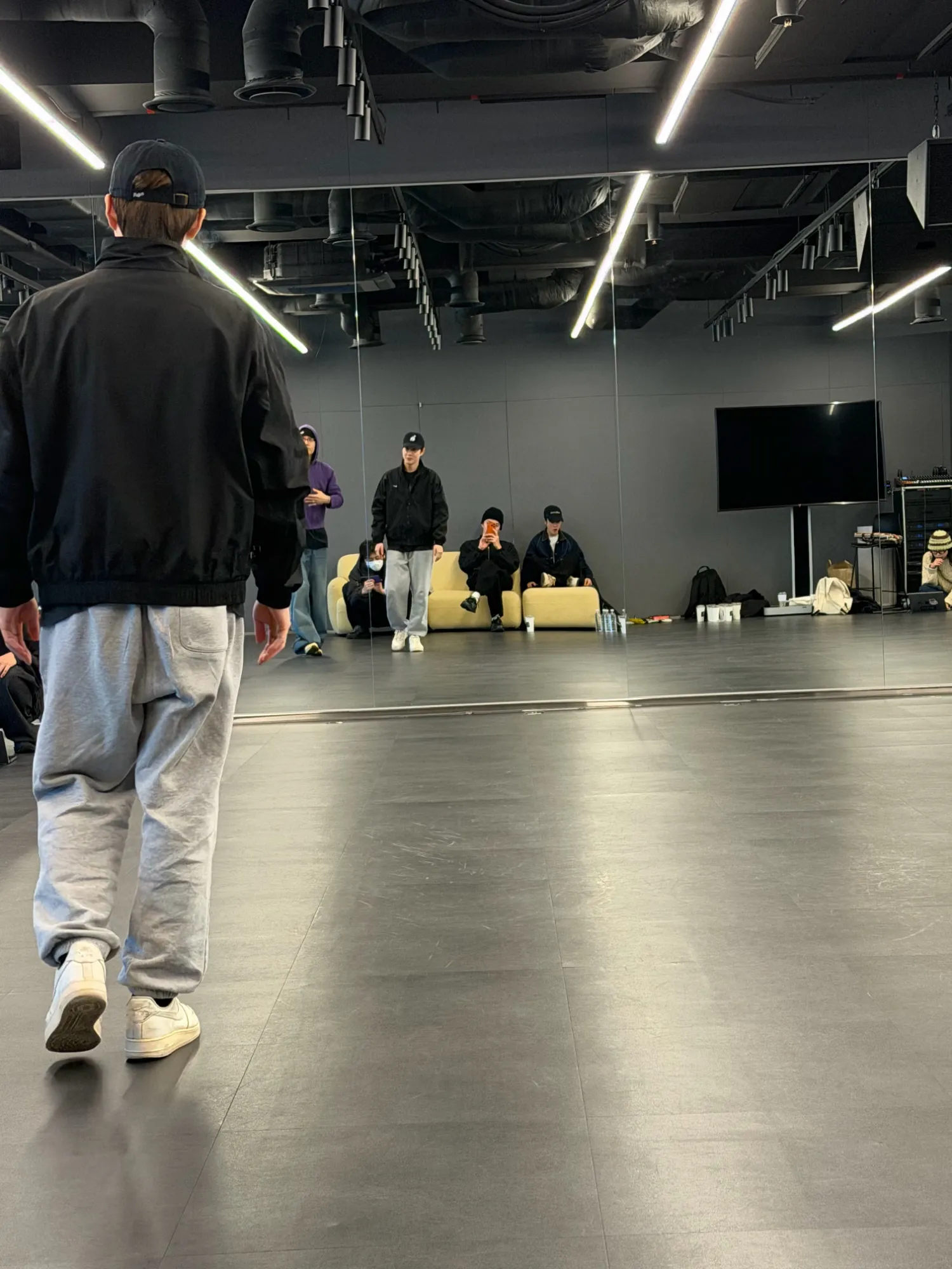 Behind-the-scenes cut of EXO