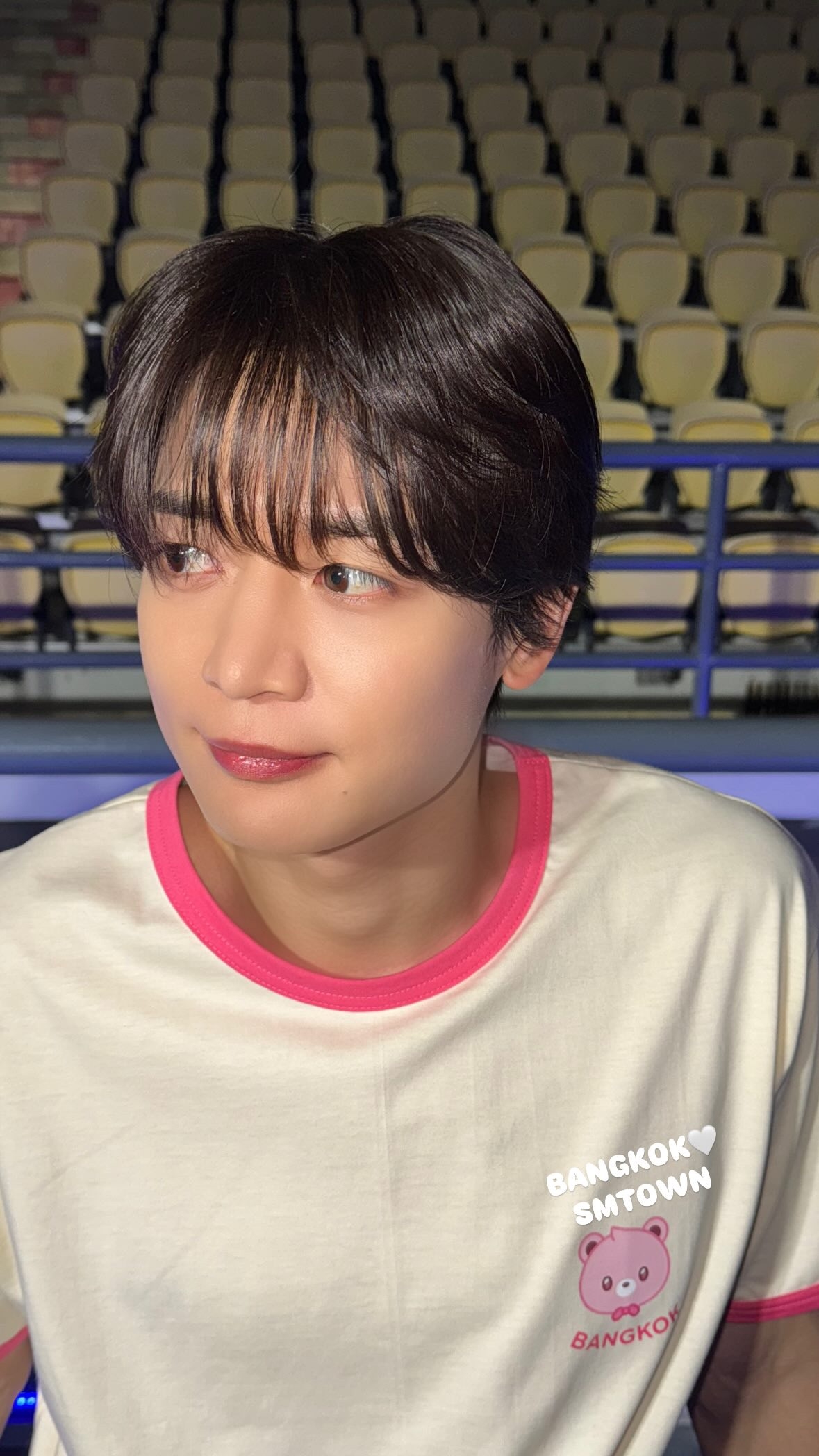 A heartfelt wallpaper shared by Minho (SHINee)'s fans