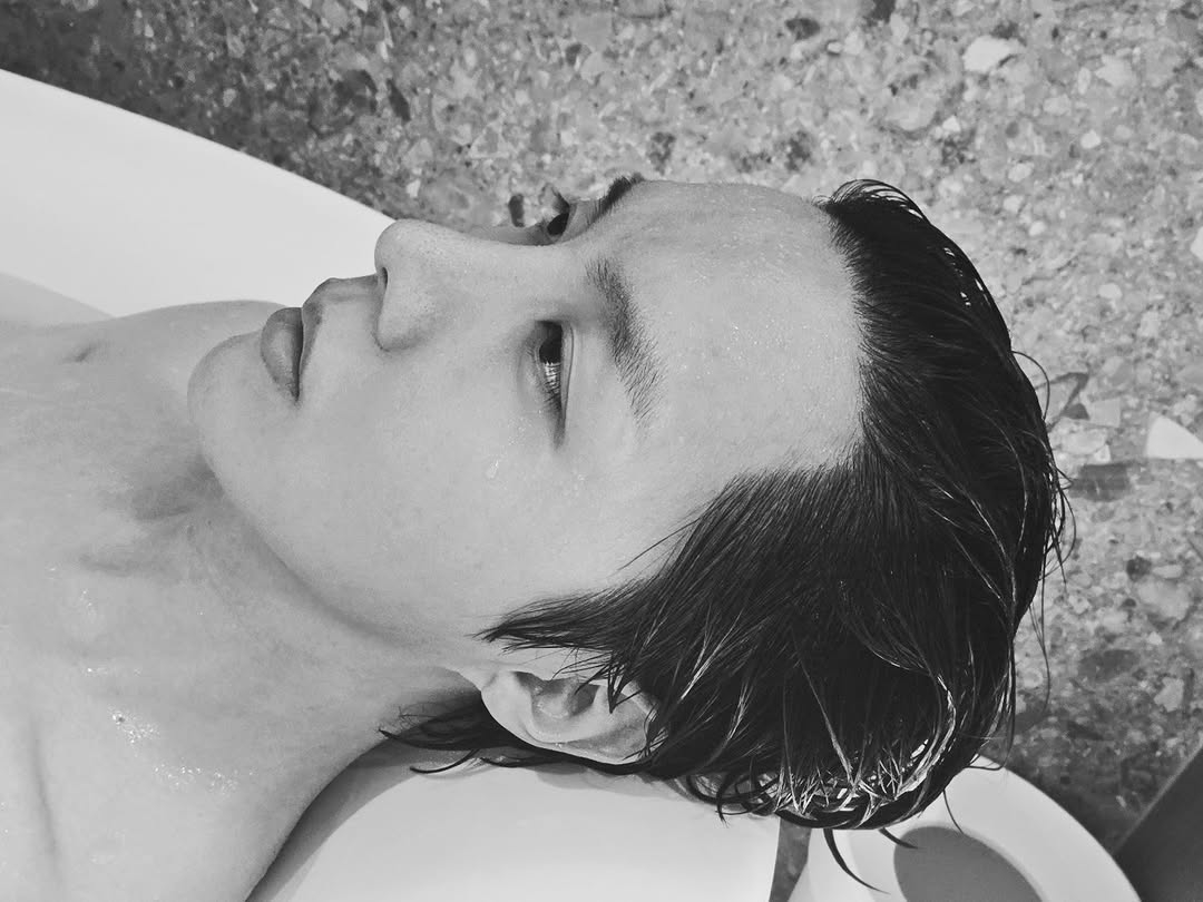 Foto aktivitas terbaru j-hope (BTS)