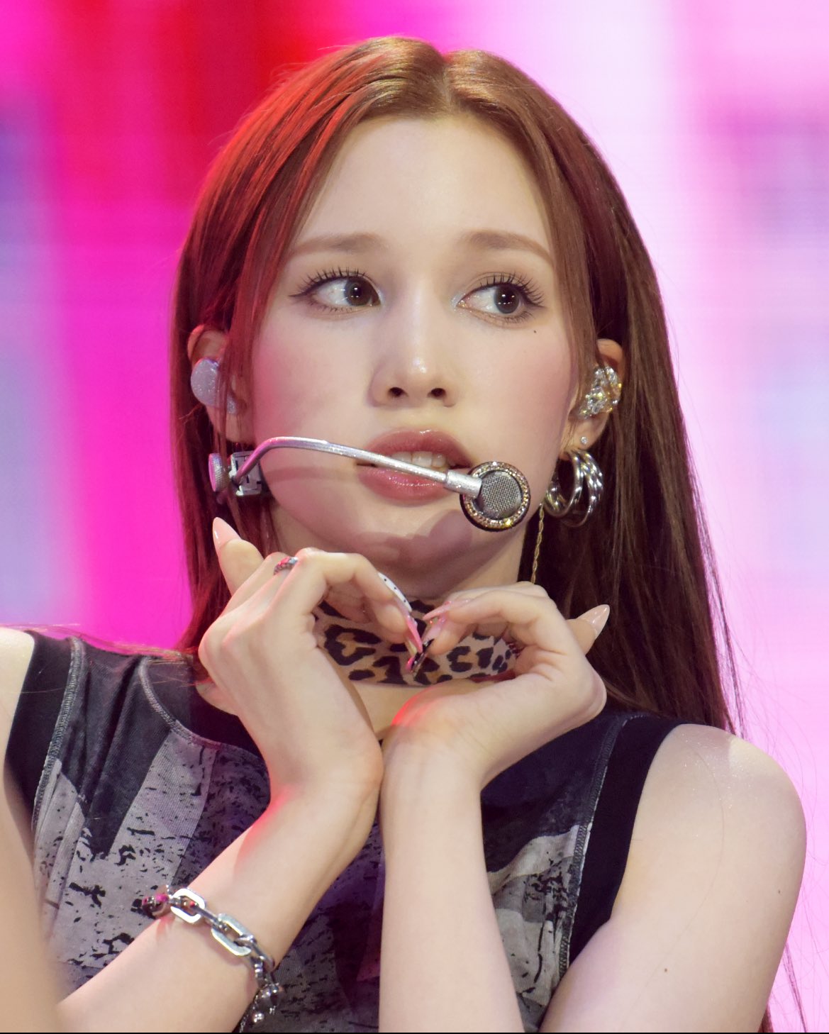 A moment captured by Huening Bahiyyih (Kep1er)'s fan