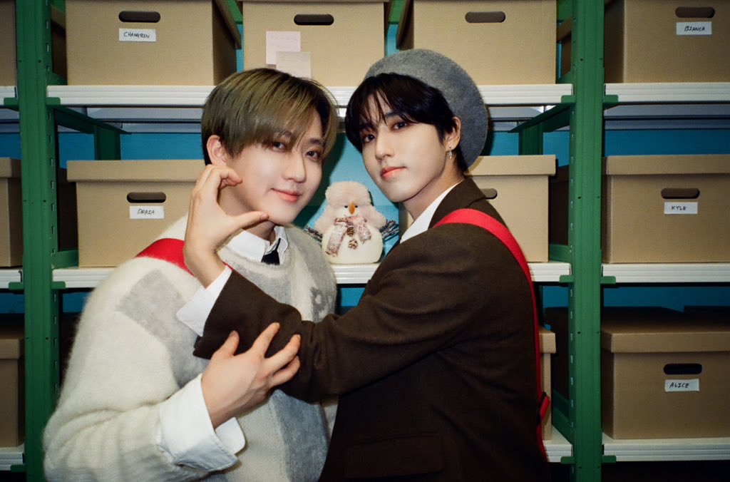 Behind-the-scenes cut of HAN (Stray Kids)