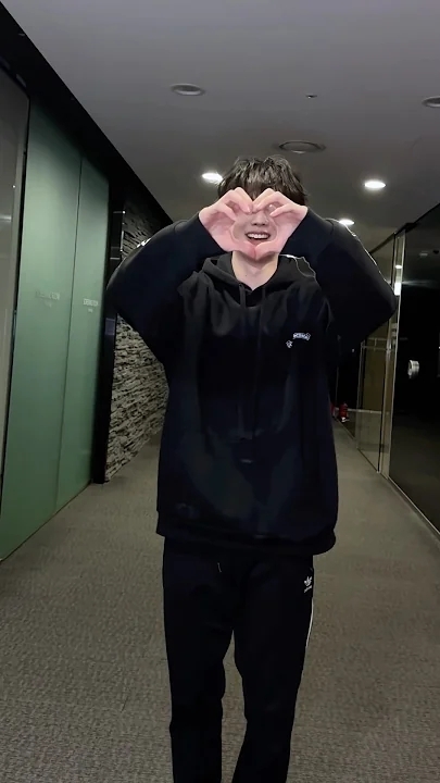 Fan-made special wallpaper for Kim Gyuvin (ZEROBASEONE)