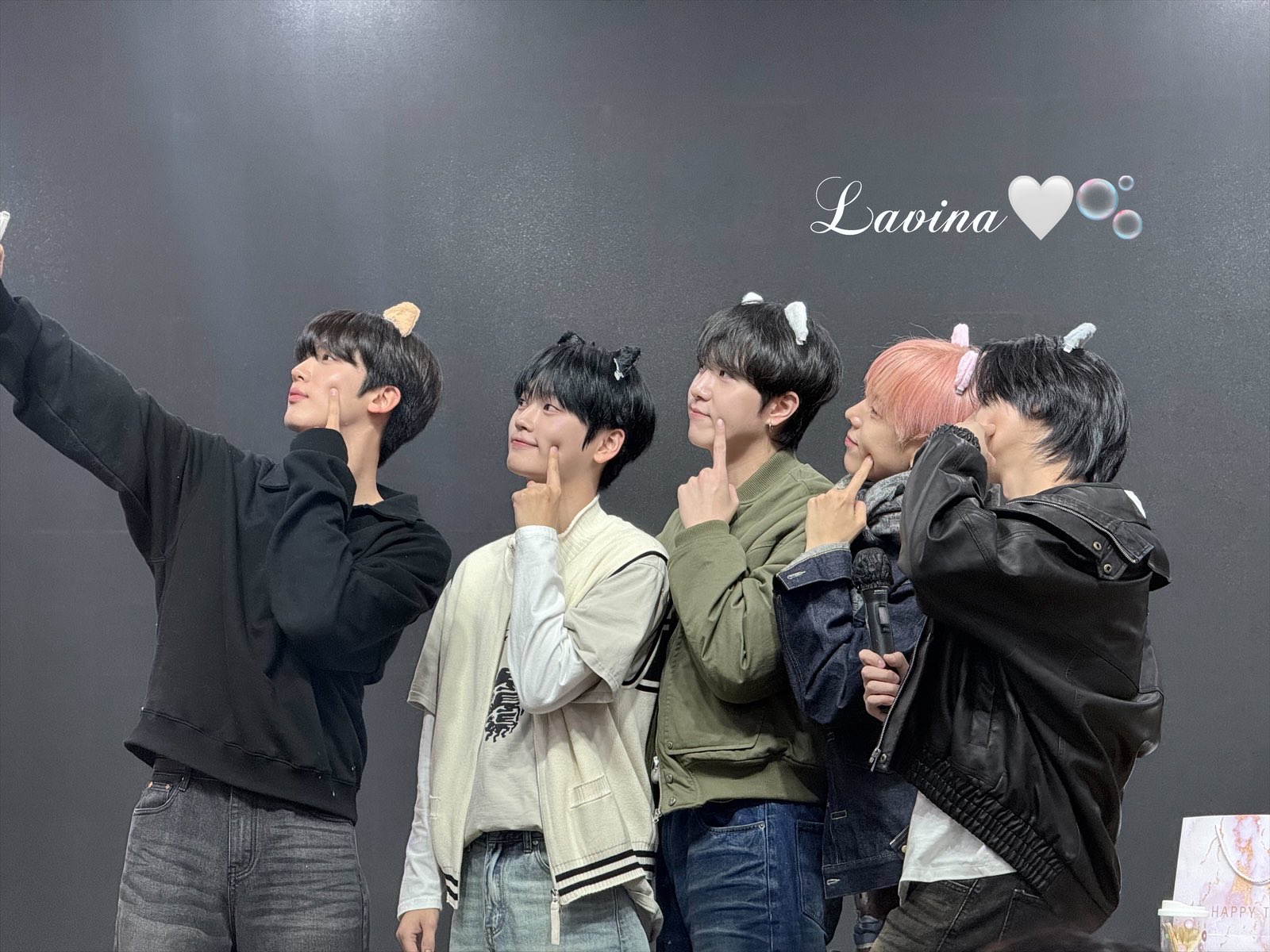 위아이의 최신 사진