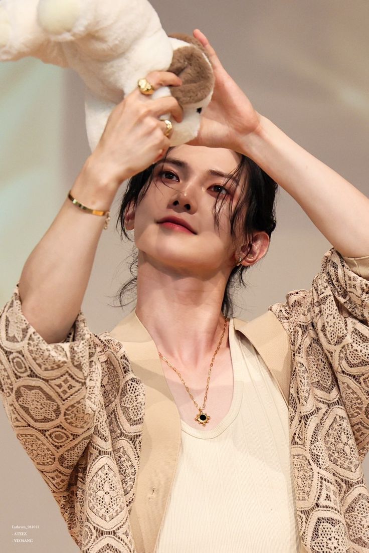 에이티즈의 비하인드 컷