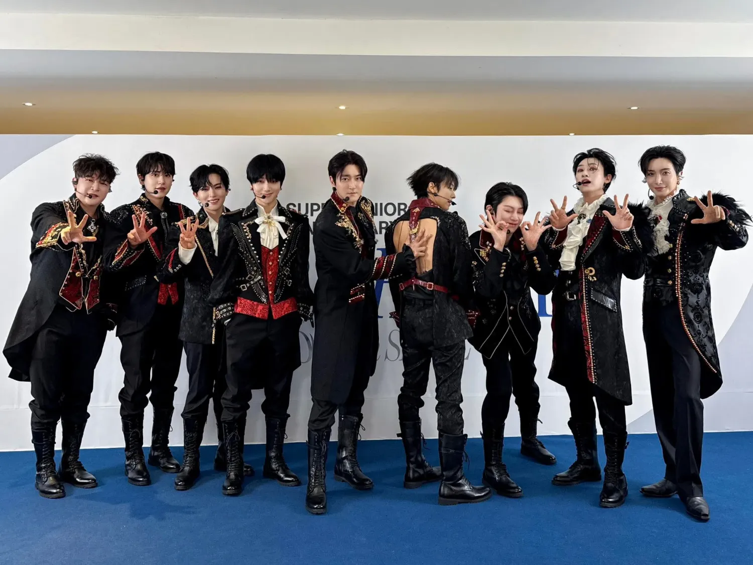 슈퍼주니어의 비하인드 컷