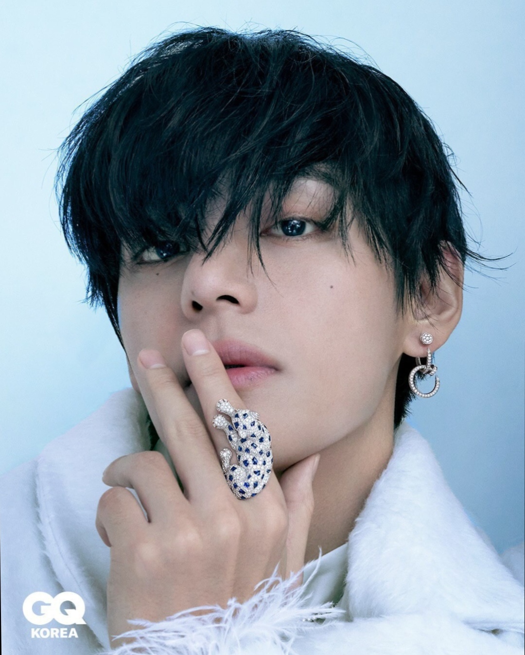 뷔 (방탄소년단)의 최신 사진