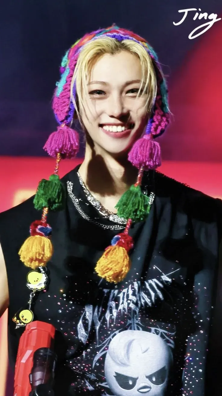 A heartfelt wallpaper shared by Felix (Stray Kids)'s fans