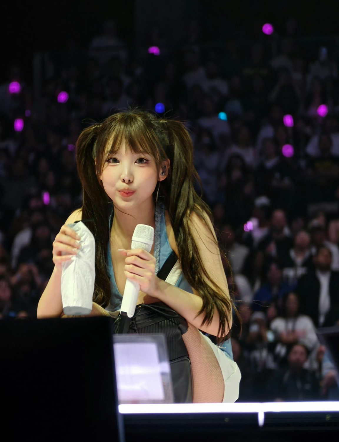 A moment captured by Nayeon (TWICE)'s fan