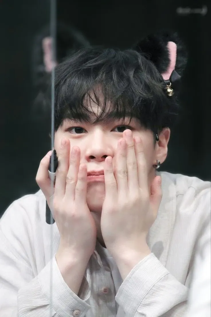 Behind-the-scenes cut of Moonbin (ASTRO)