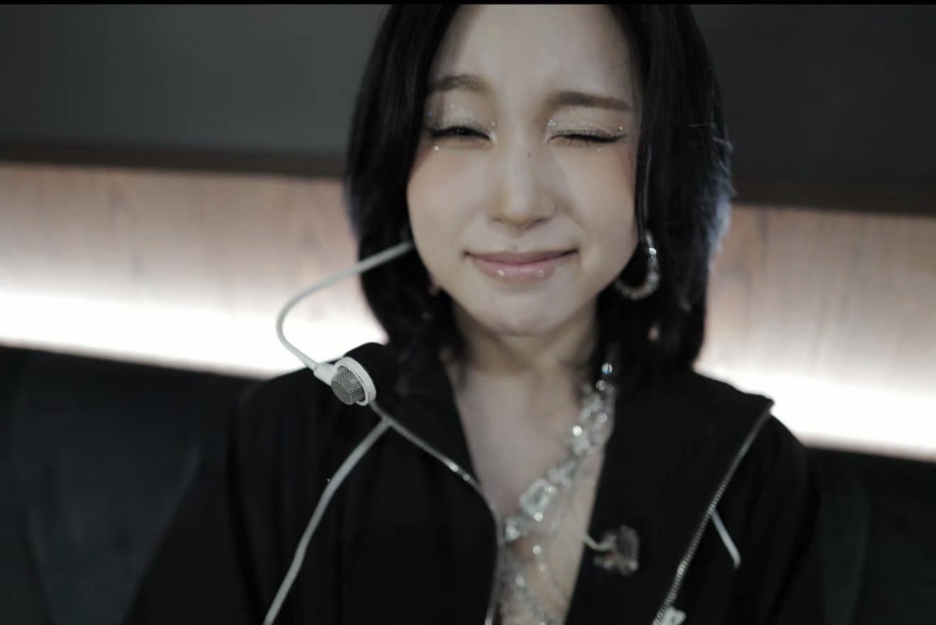 Foto terbaru Mina (TWICE)