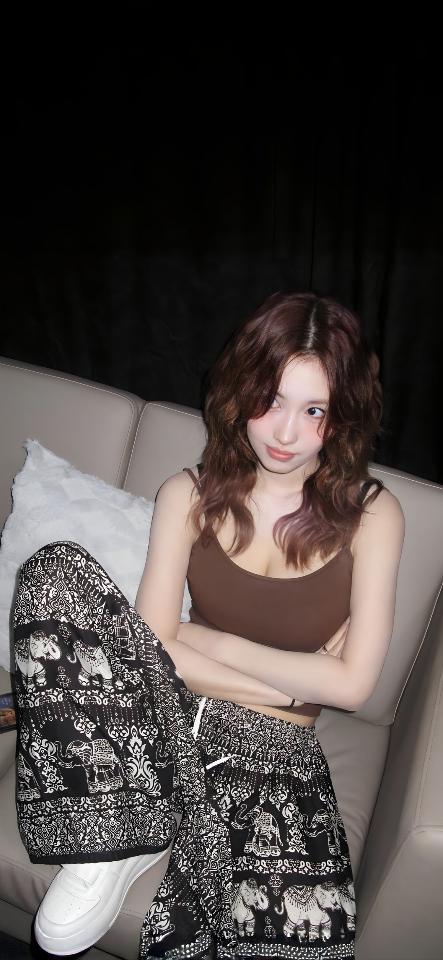 Foto aktivitas terbaru Momo (TWICE)