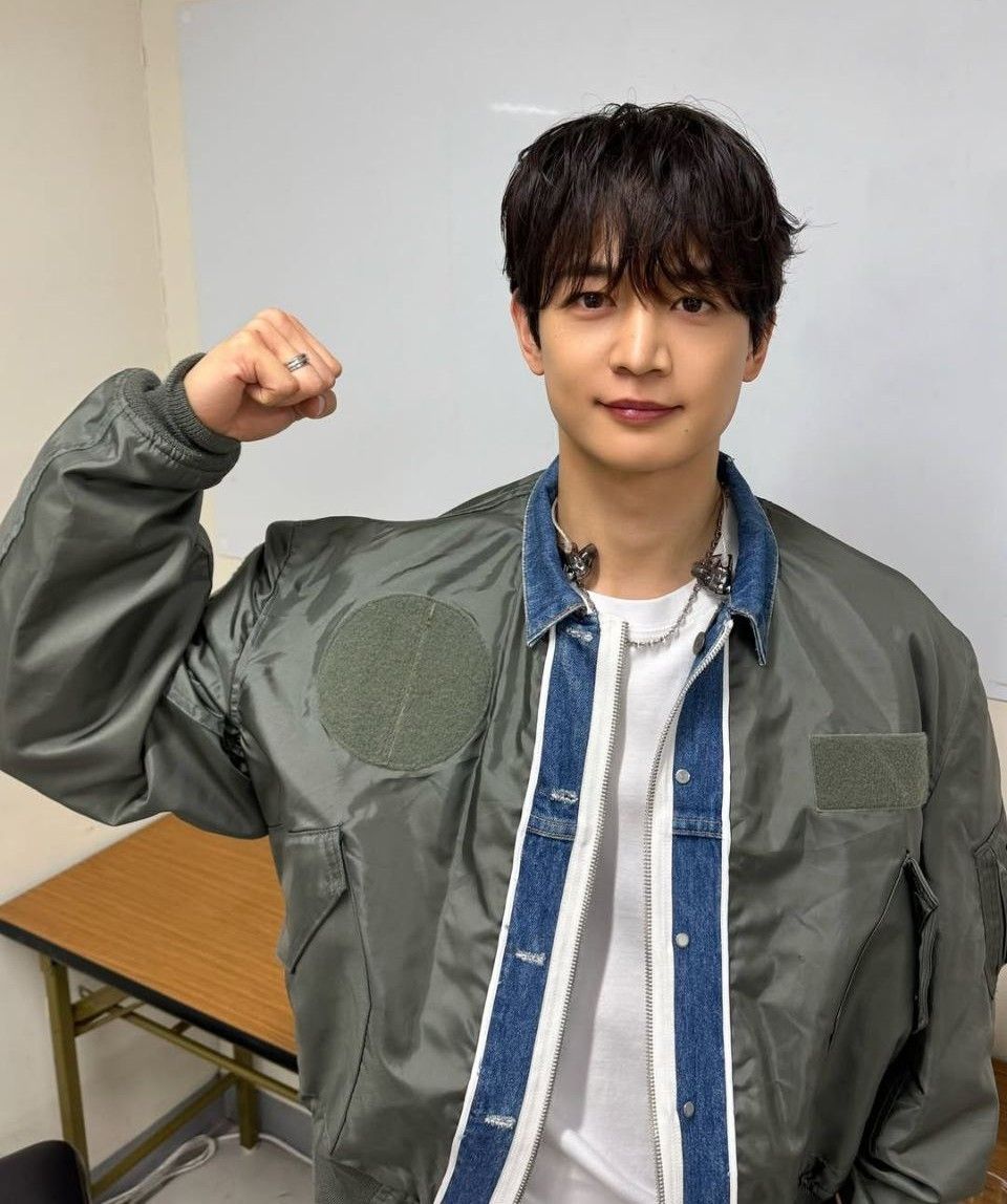 A moment captured by Minho (SHINee)'s fan