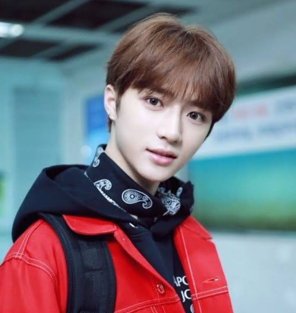 杋圭 (TOMORROW X TOGETHER)的最新照片