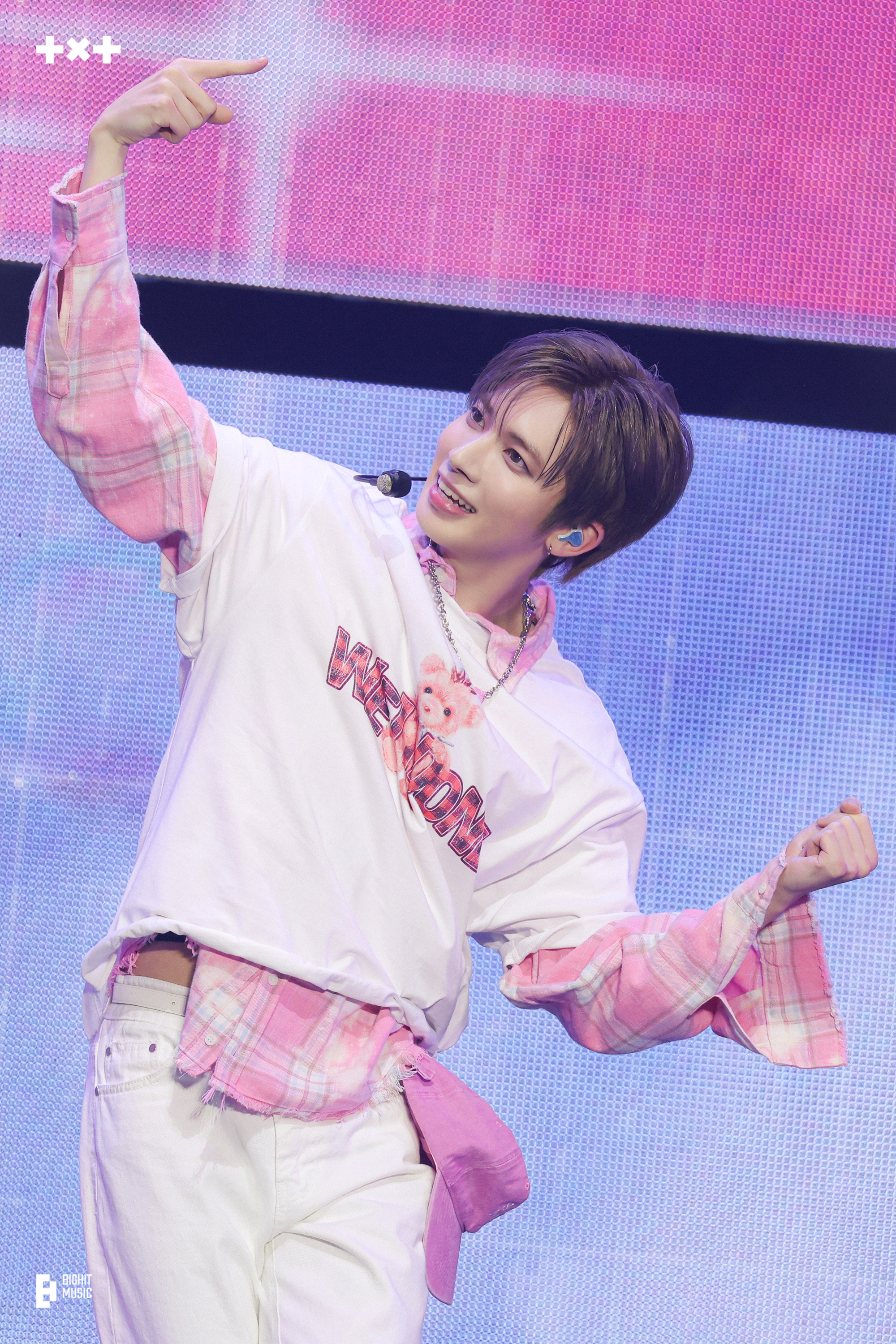 A moment captured by Taehyun (TOMORROW X TOGETHER)'s fan