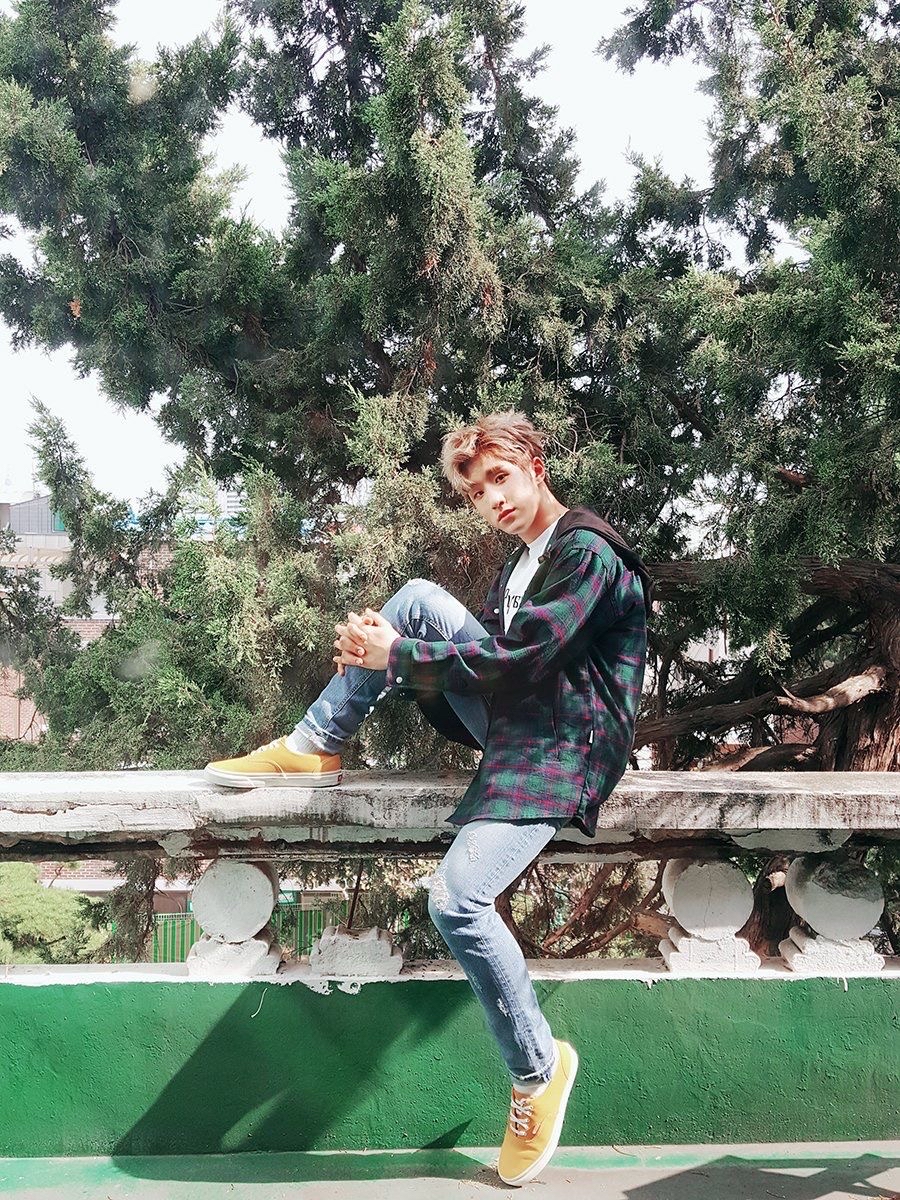 Behind-the-scenes cut of Jinjin (ASTRO)