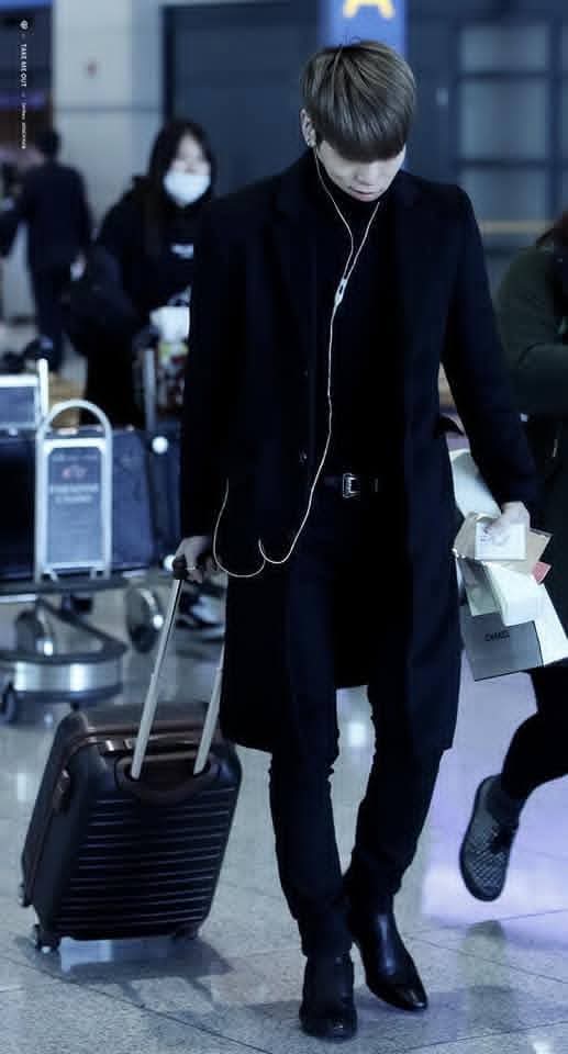 Fandom-recommended wallpaper image of Jonghyun (SHINee)