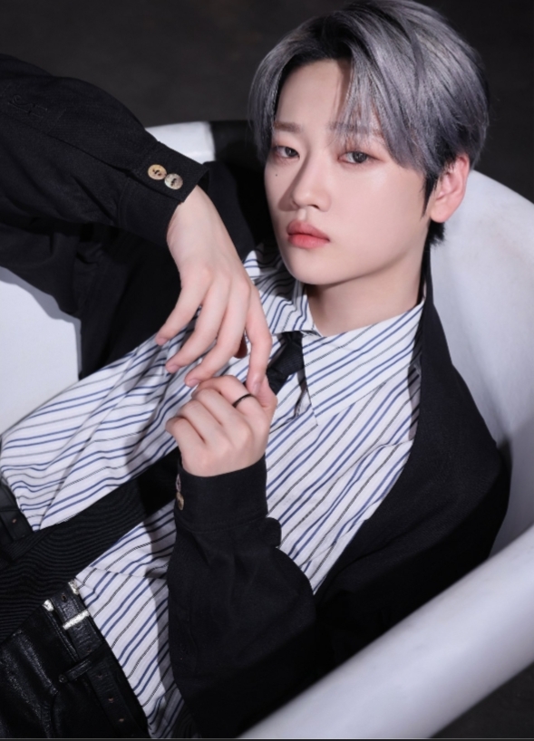 A moment captured by Kang SeokHwa (WEi)'s fan