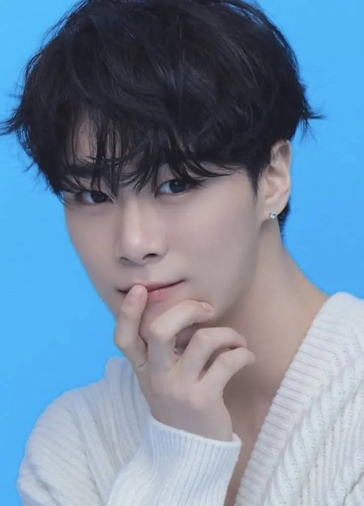 Latest photo of Moonbin (ASTRO)