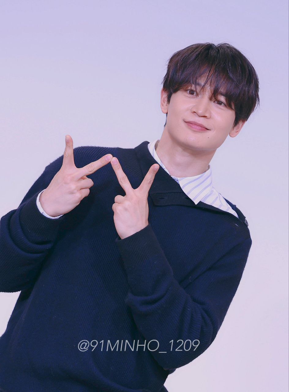 Behind-the-scenes cut of Minho (SHINee)