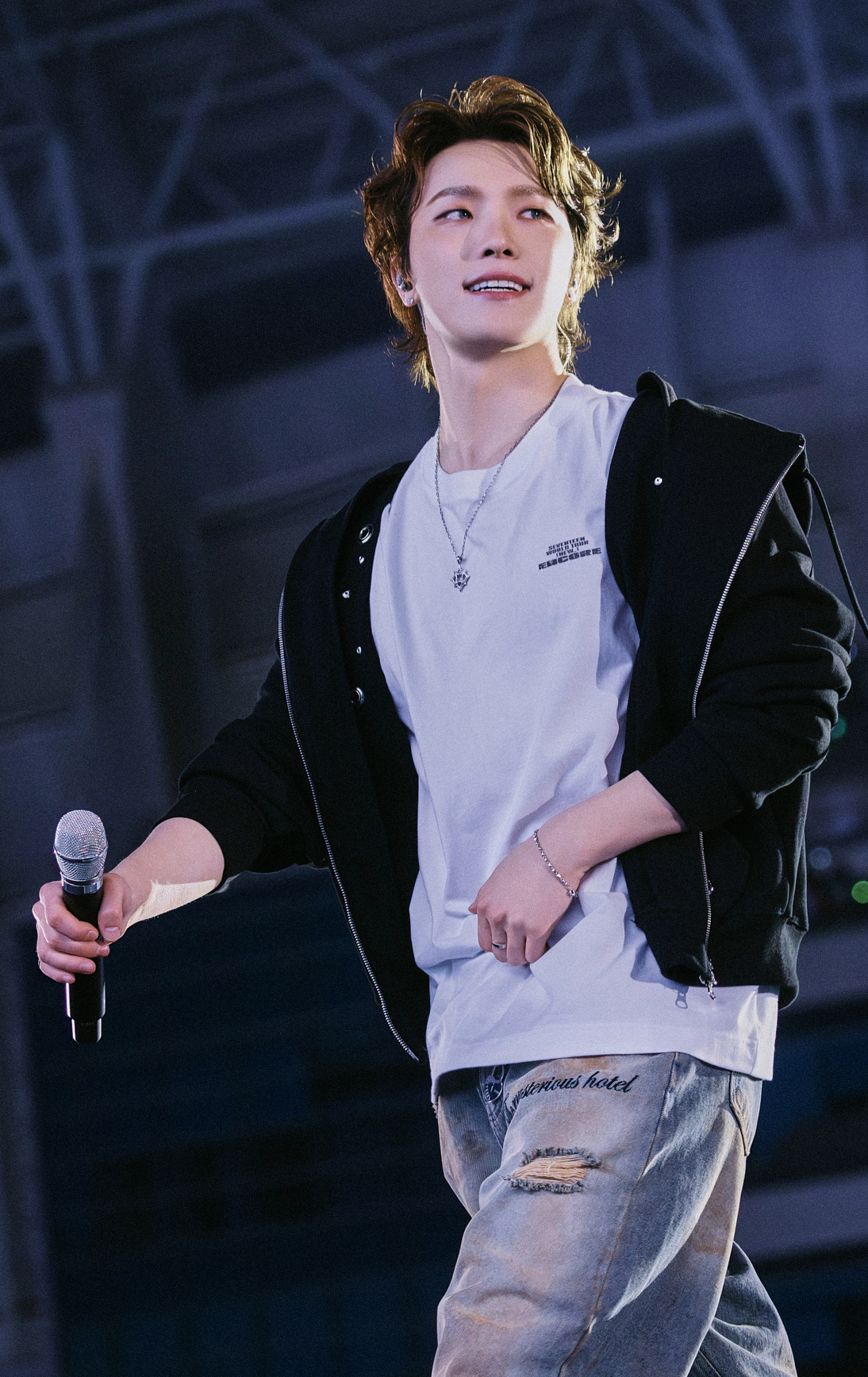 A moment captured by Dino (SEVENTEEN)'s fan