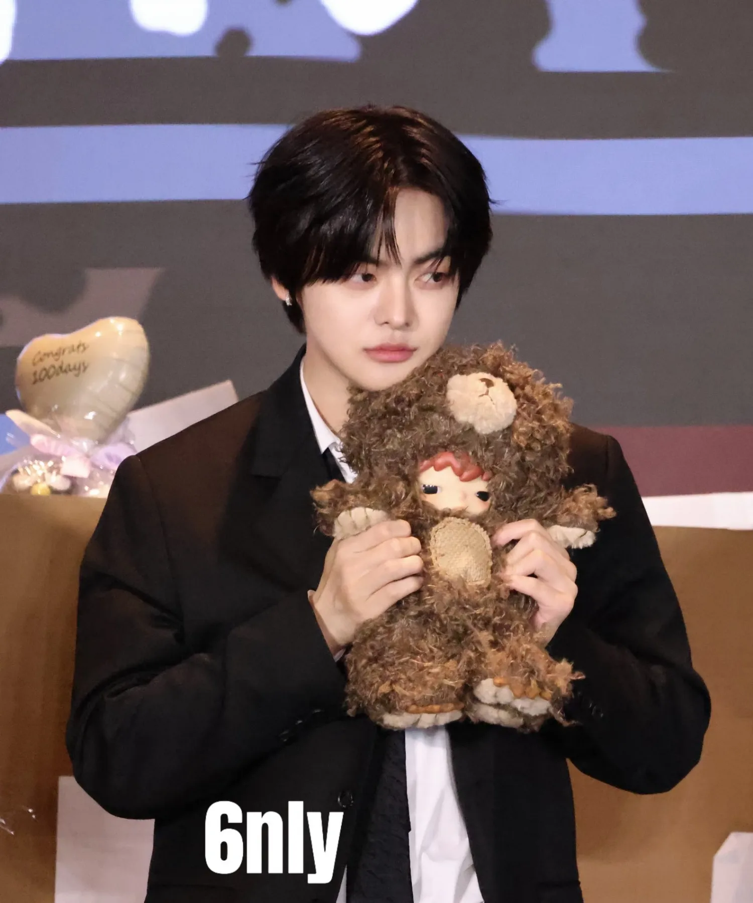 Behind-the-scenes cut of Lee Leo (ALPHA DRIVE ONE)