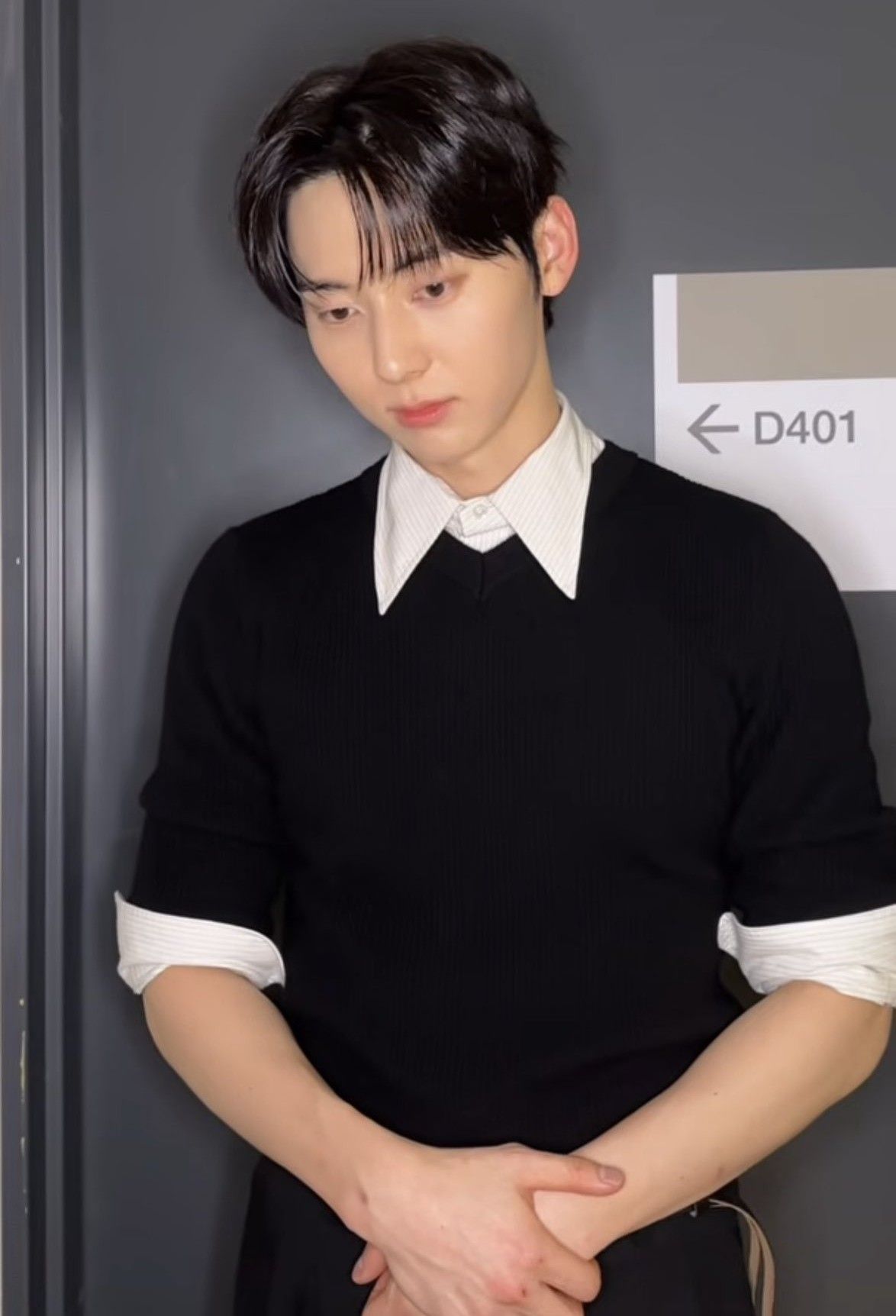 Behind-the-scenes cut of Hwang Minhyun