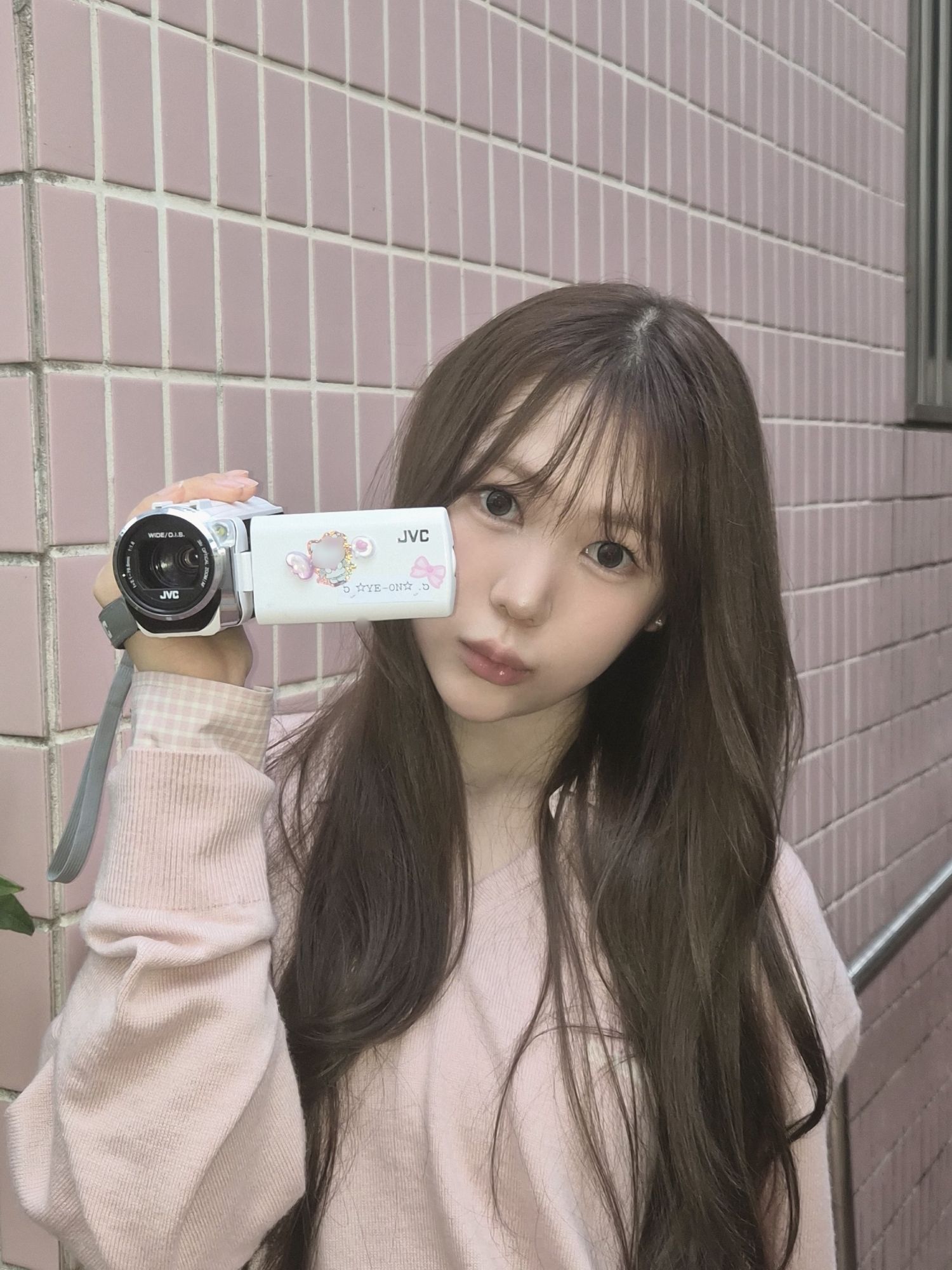 艺温 (Hearts2Hearts)的幕后花絮