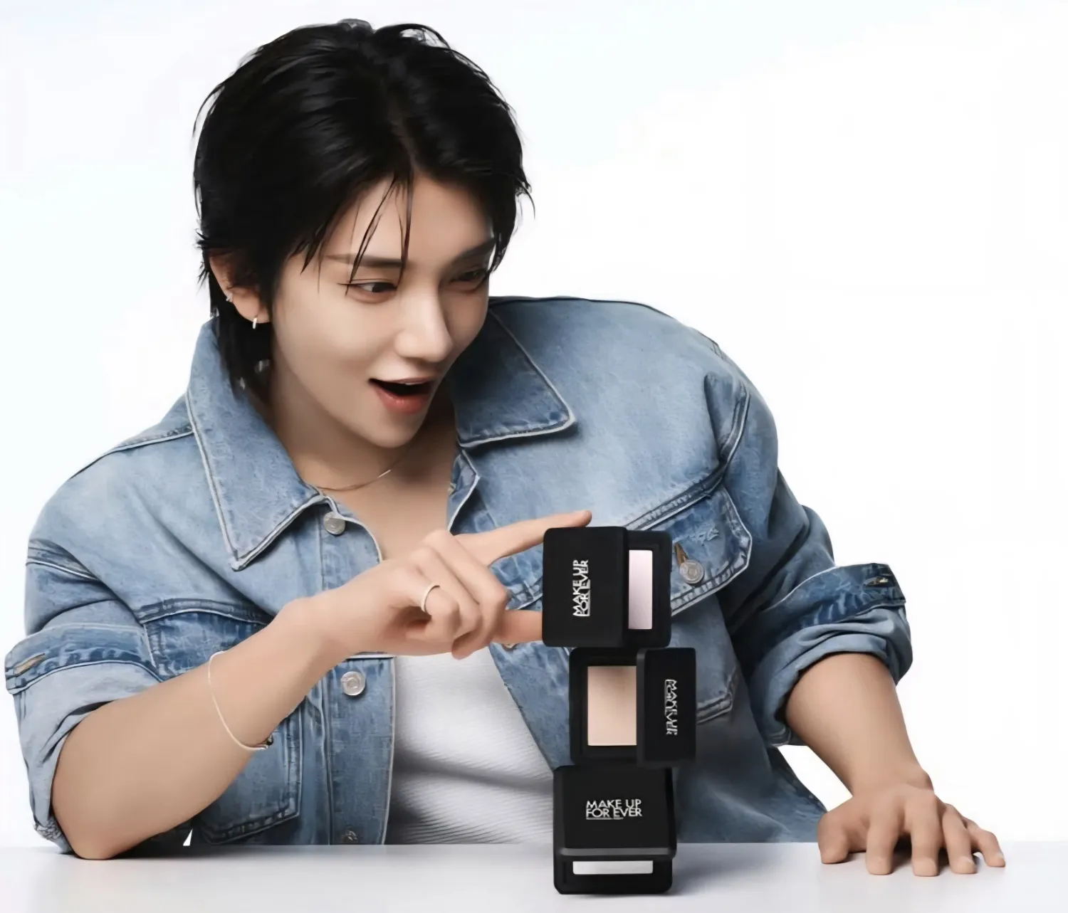 Behind-the-scenes cut of Joshua (SEVENTEEN)