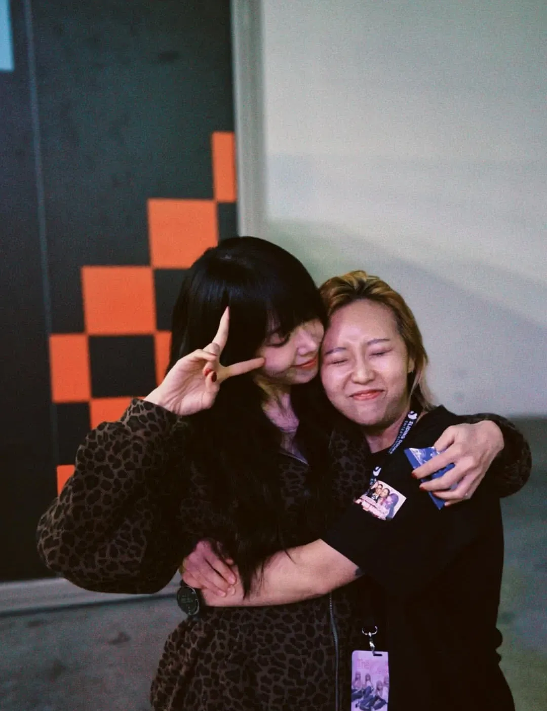 Behind-the-scenes cut of Apink