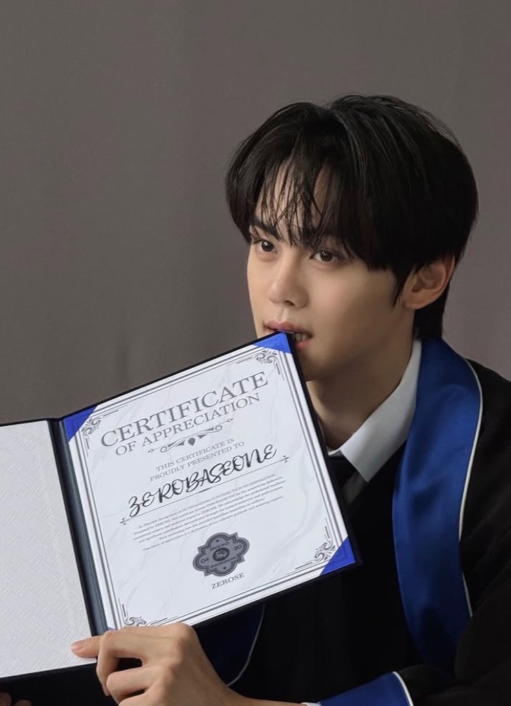 A moment captured by Kim Gyuvin's fan