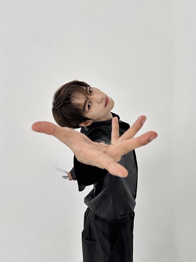 Recent activity shot of JL (AHOF)