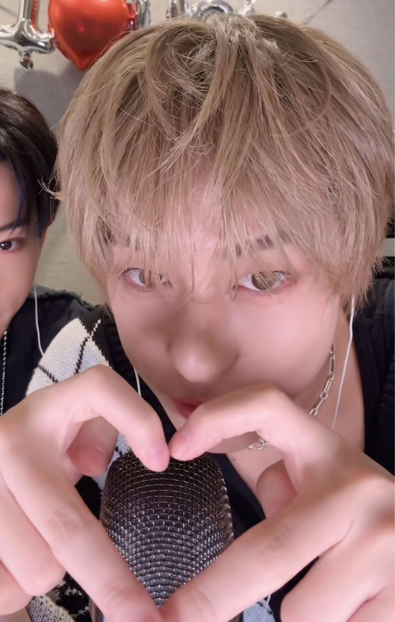 Behind-the-scenes cut of Taki (&TEAM)