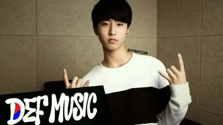 Latest photo of HAN (Stray Kids)