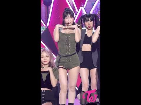 Potret di balik layar Momo (TWICE)